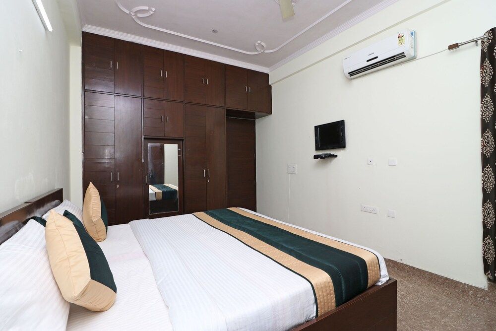 OYO 10172 Dhruv Residency Double or Twin Room 9