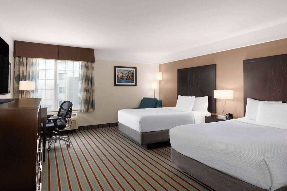 Room, 2 Double Beds, Accessible, Non Smoking (Mobility/Hearing/Tub w/Grab Bars)