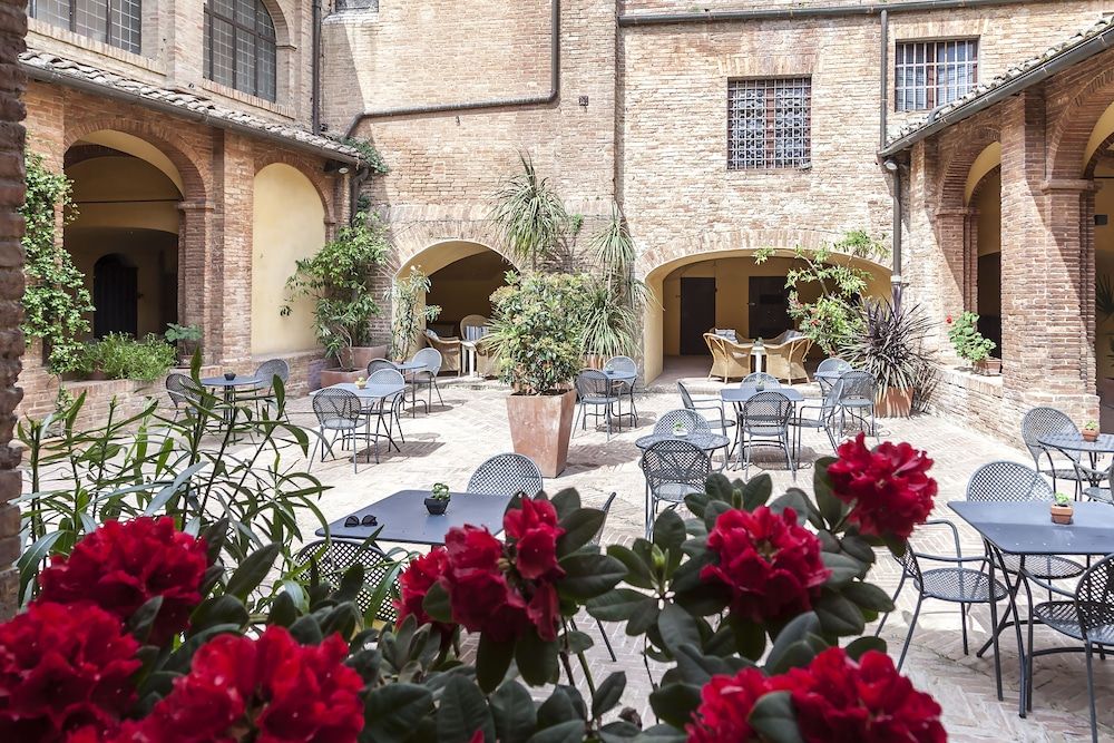 undefined Il Chiostro del Carmine 5