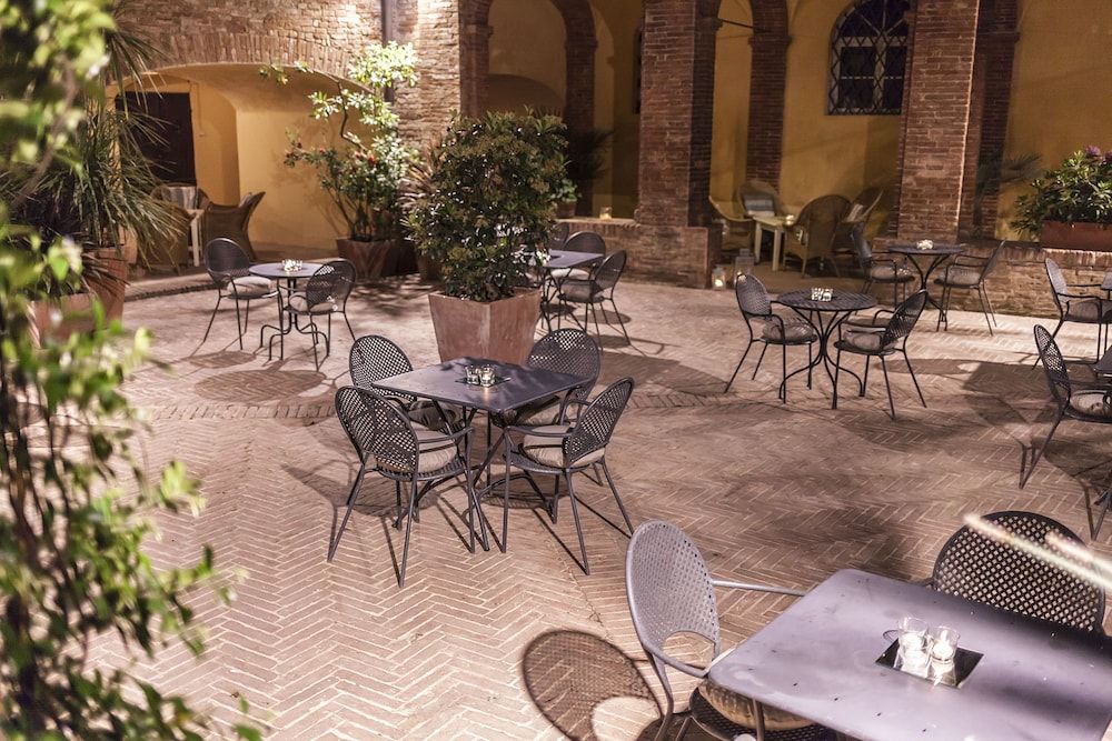undefined Il Chiostro del Carmine 10