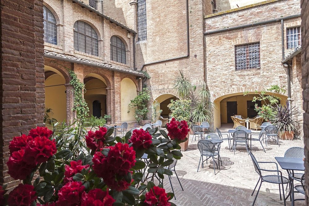 undefined Il Chiostro del Carmine 6