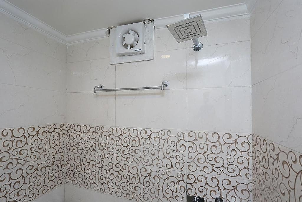 Hotel Raj Palace Mahipalpur Near IGI Airport Delhi Deluxe Room 9