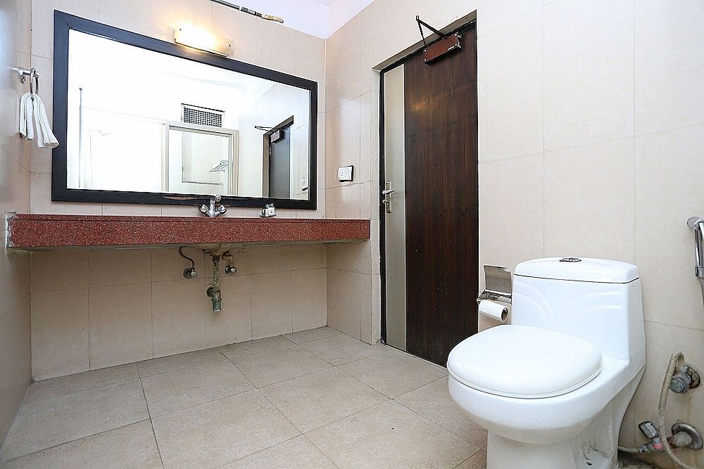 OYO 551 Hotel York Double or Twin Room 11