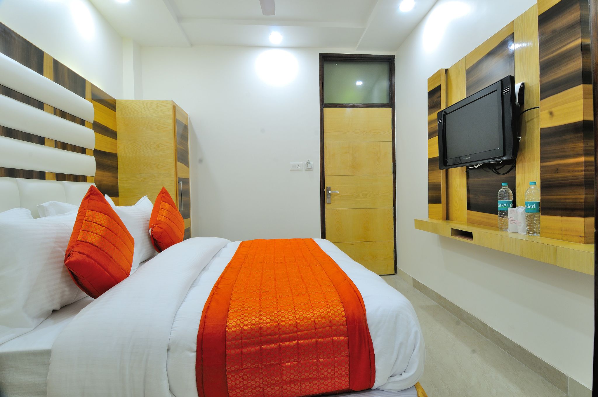 Hotel The Gold Inn - Paharganj Deluxe Room 10
