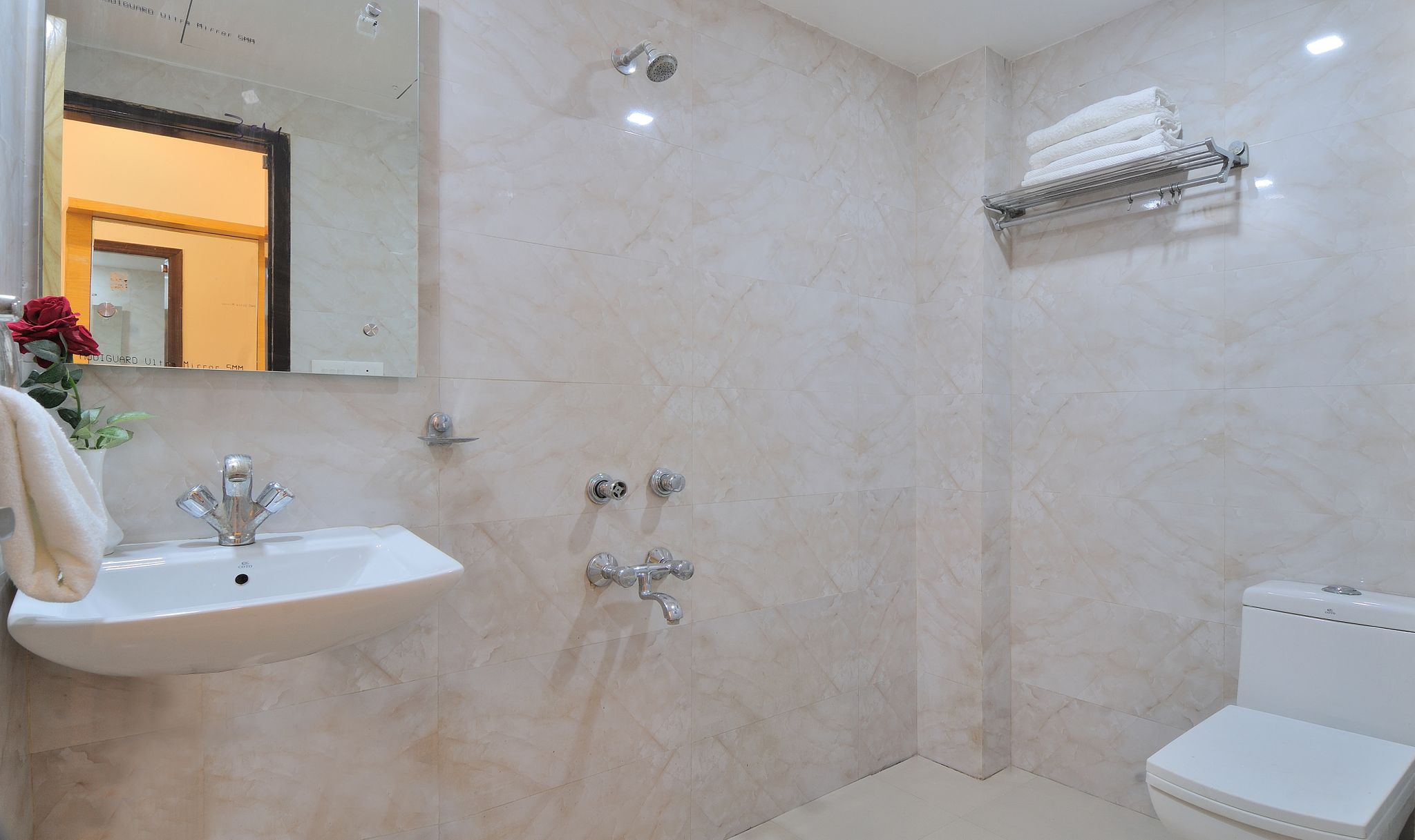 Hotel The Gold Inn - Paharganj Deluxe Room 16