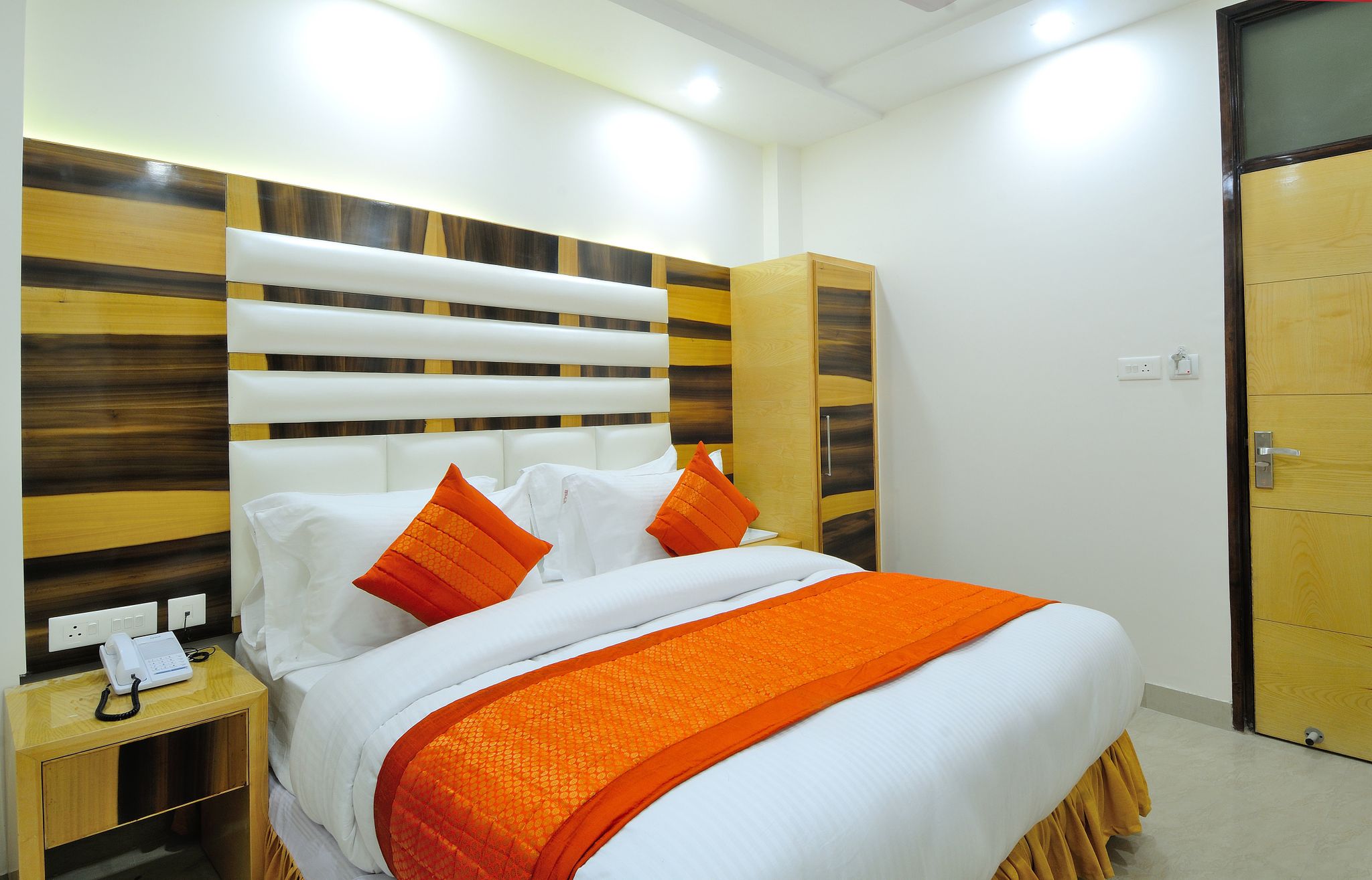 Hotel The Gold Inn - Paharganj Deluxe Room 9