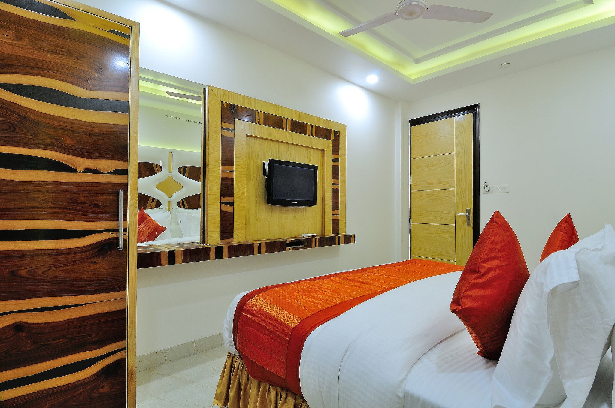 Hotel The Gold Inn - Paharganj Deluxe Room 5