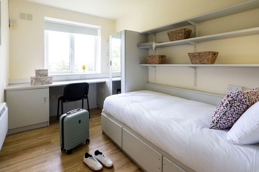 Basic Single Room, Ensuite