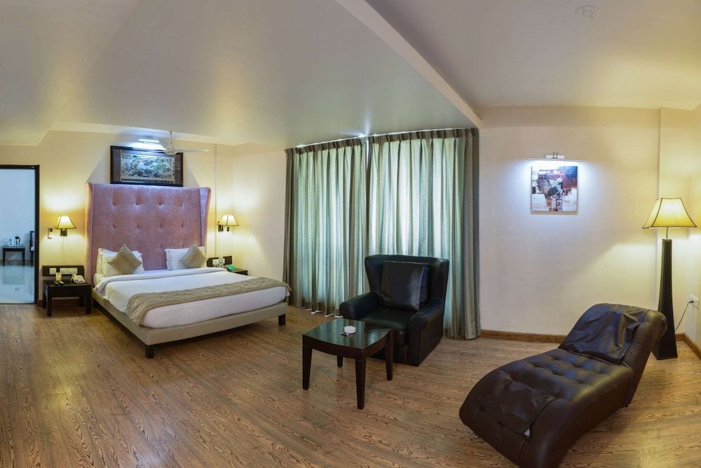 undefined Quality Inn Palms 4