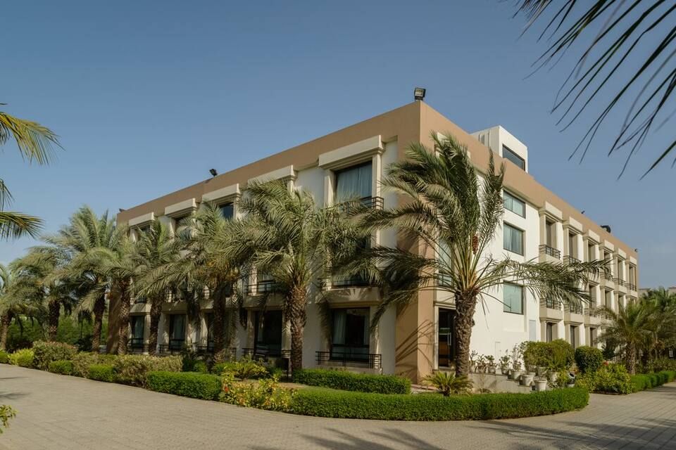 undefined Quality Inn Palms 7