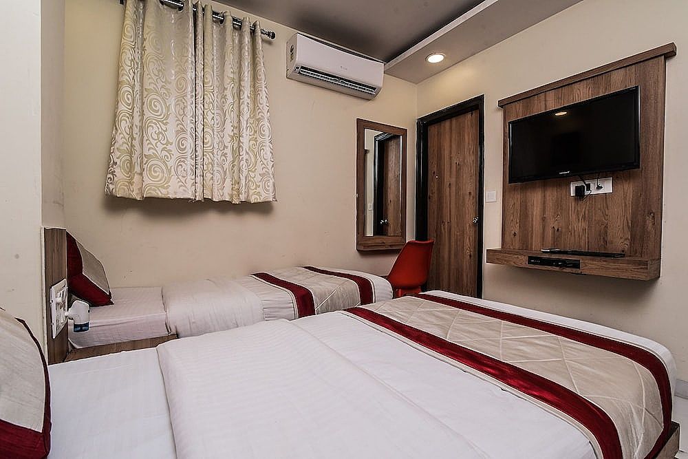 OYO 18867 Shyam Palace Double or Twin Room 5