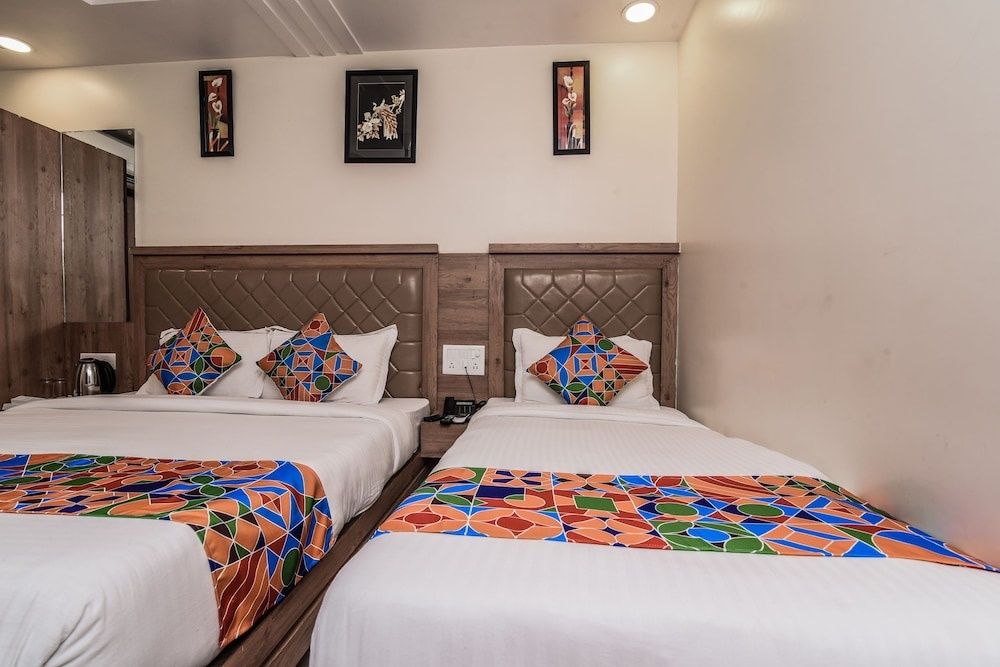 OYO 18867 Shyam Palace Double or Twin Room 6