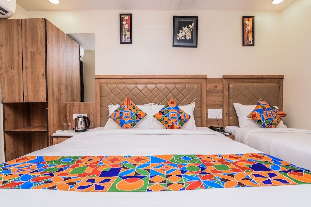 OYO 18867 Shyam Palace Double or Twin Room 3