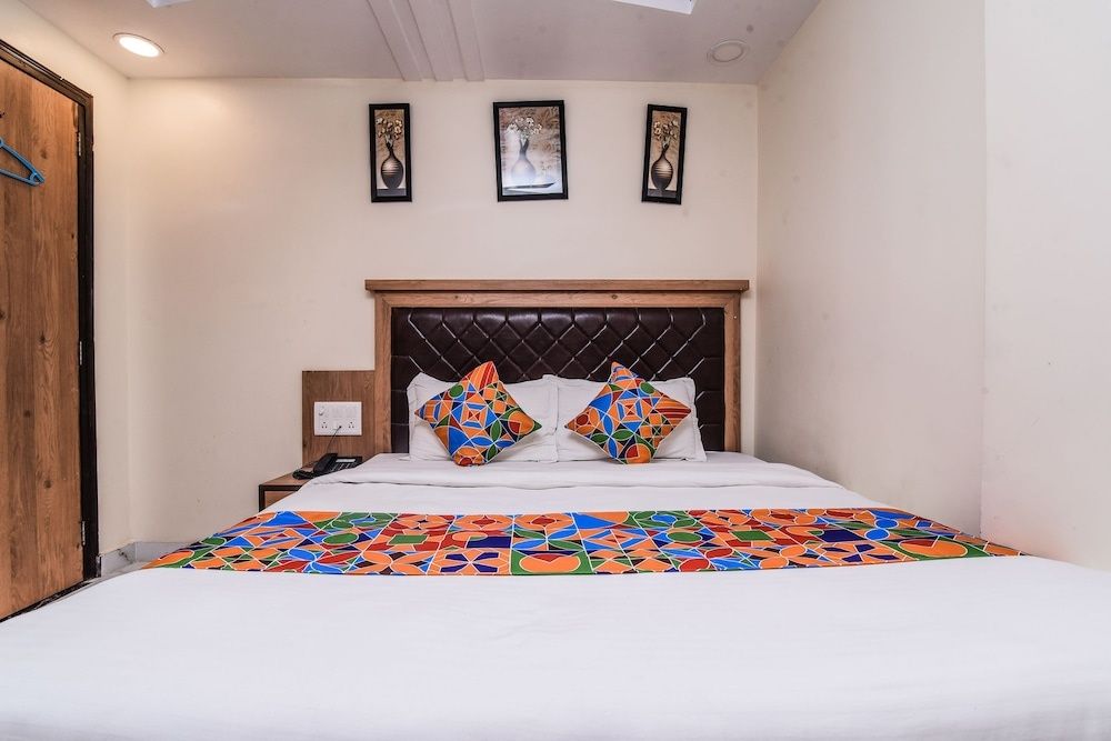 OYO 18867 Shyam Palace Double or Twin Room 4