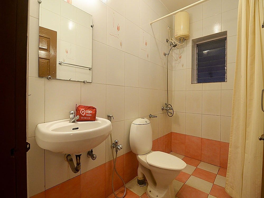 OYO 18867 Shyam Palace Double or Twin Room 8