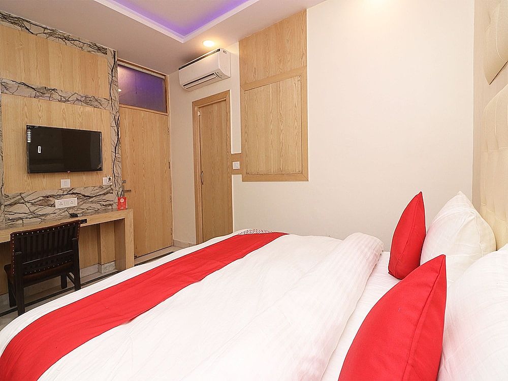 OYO 13774 Check In Room Double or Twin Room 8
