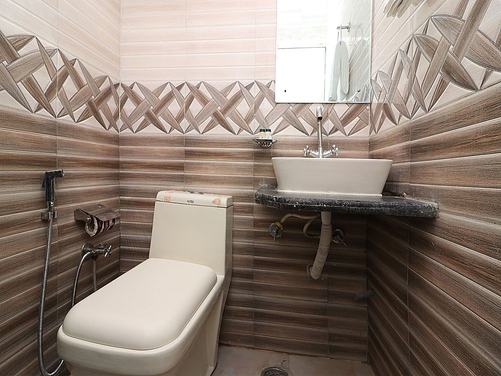 OYO 13774 Check In Room Double or Twin Room 14