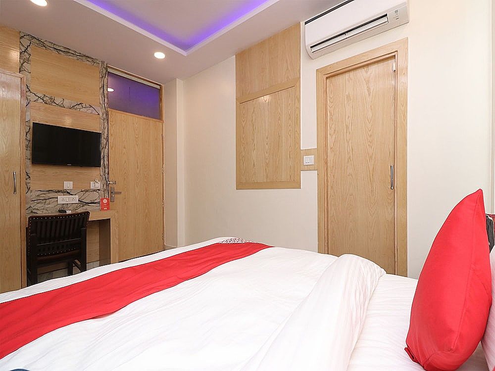 OYO 13774 Check In Room Double or Twin Room 6