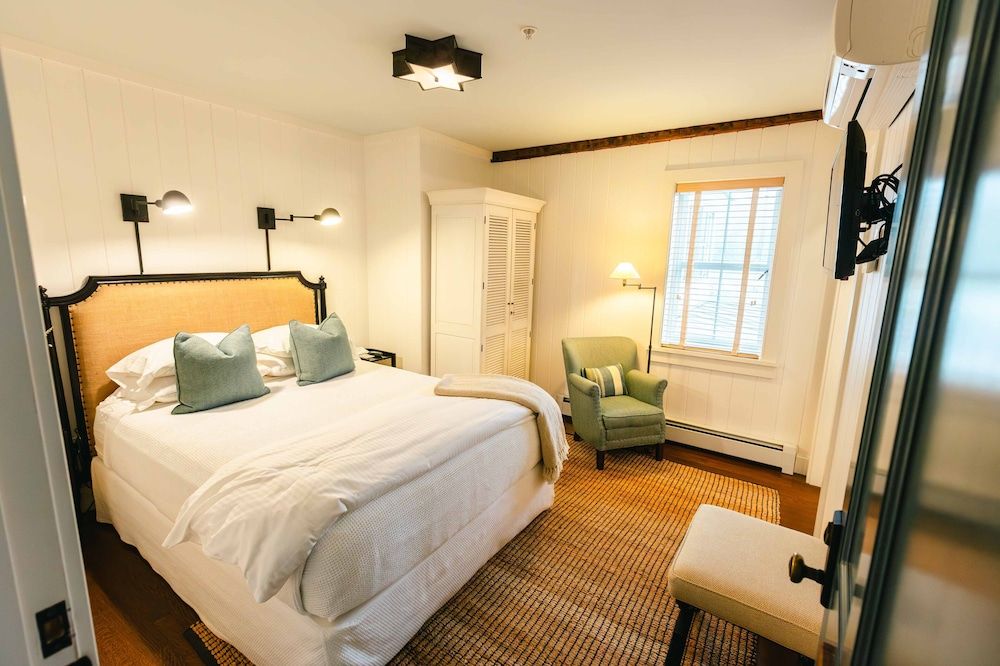 Deluxe Room, 1 Queen Bed