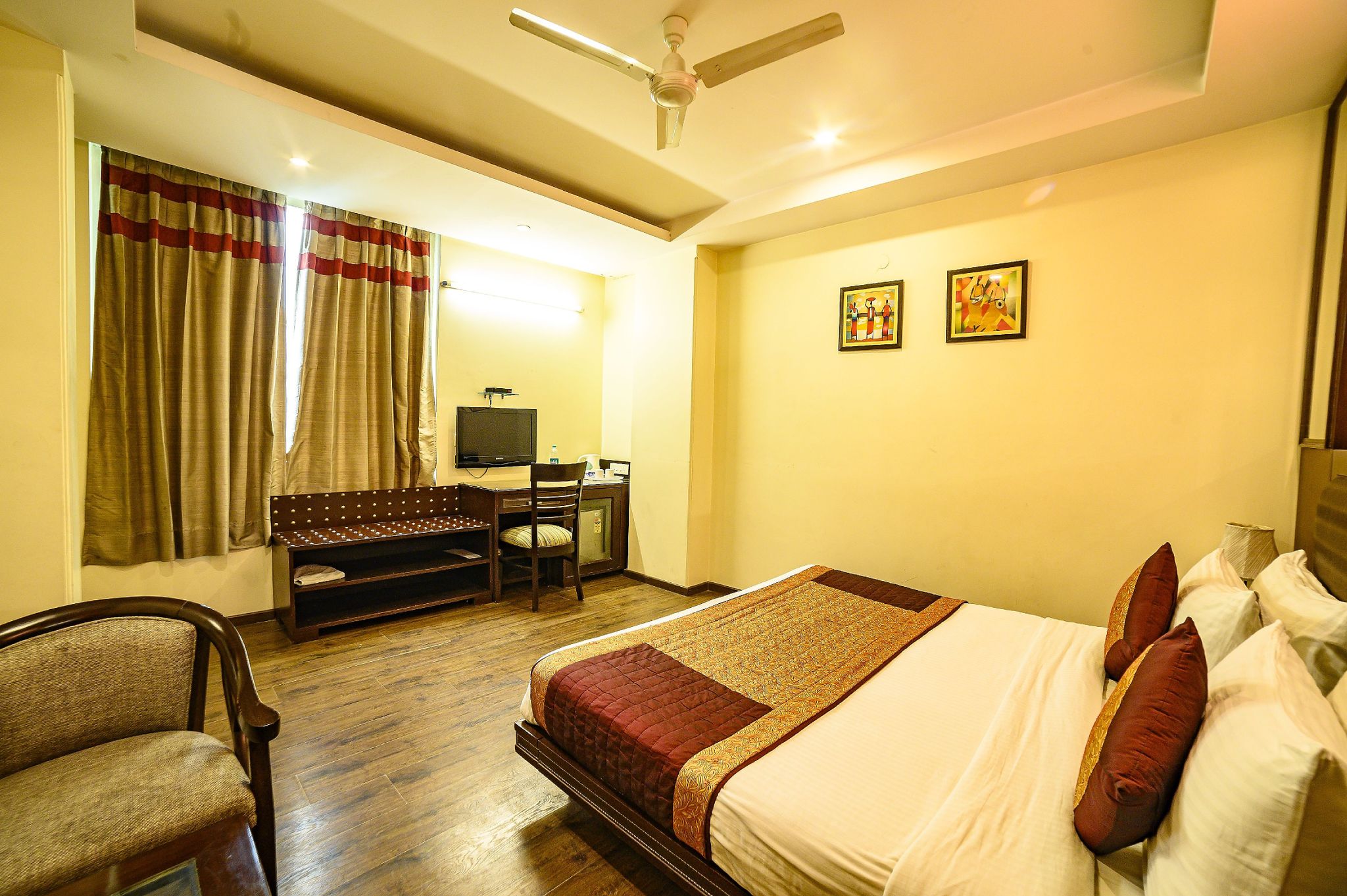 Vaishali Inn Superior Room 4