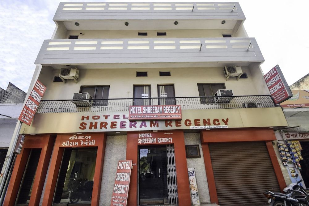 undefined OYO 29057 Shree Ram Regency 2