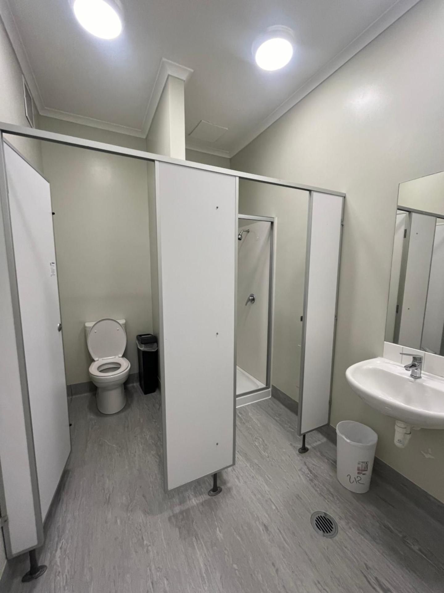 1 Person in 6-Bed Dormitory with Shared Bathroom - Mixed