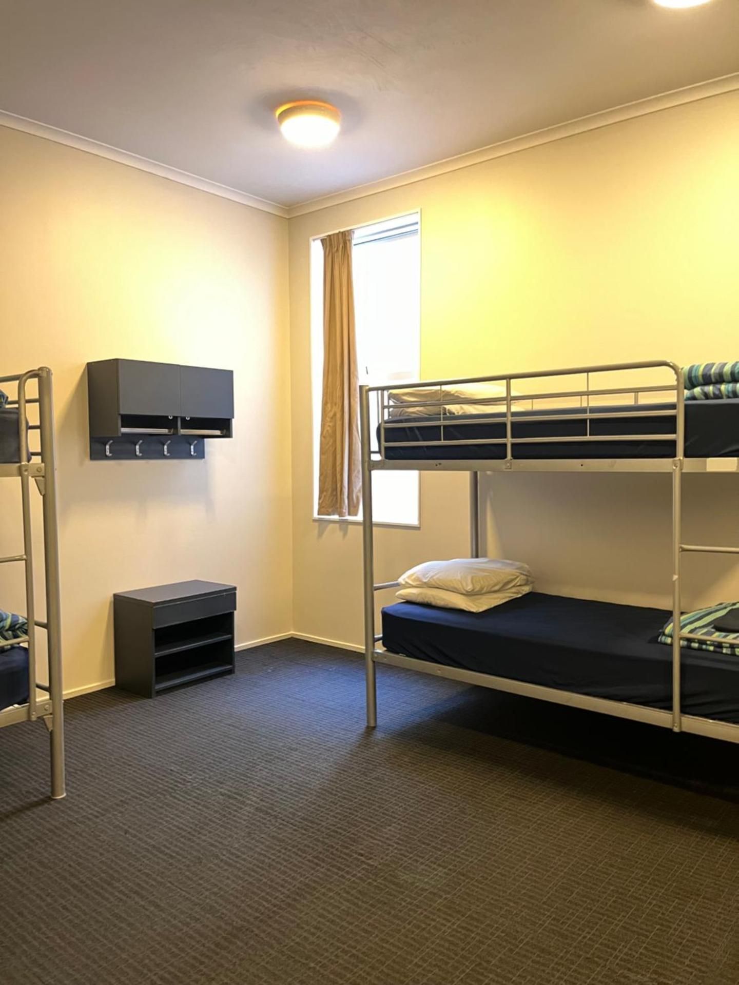 1 Person in 8-Bed Dormitory with Shared Bathroom - Mixed