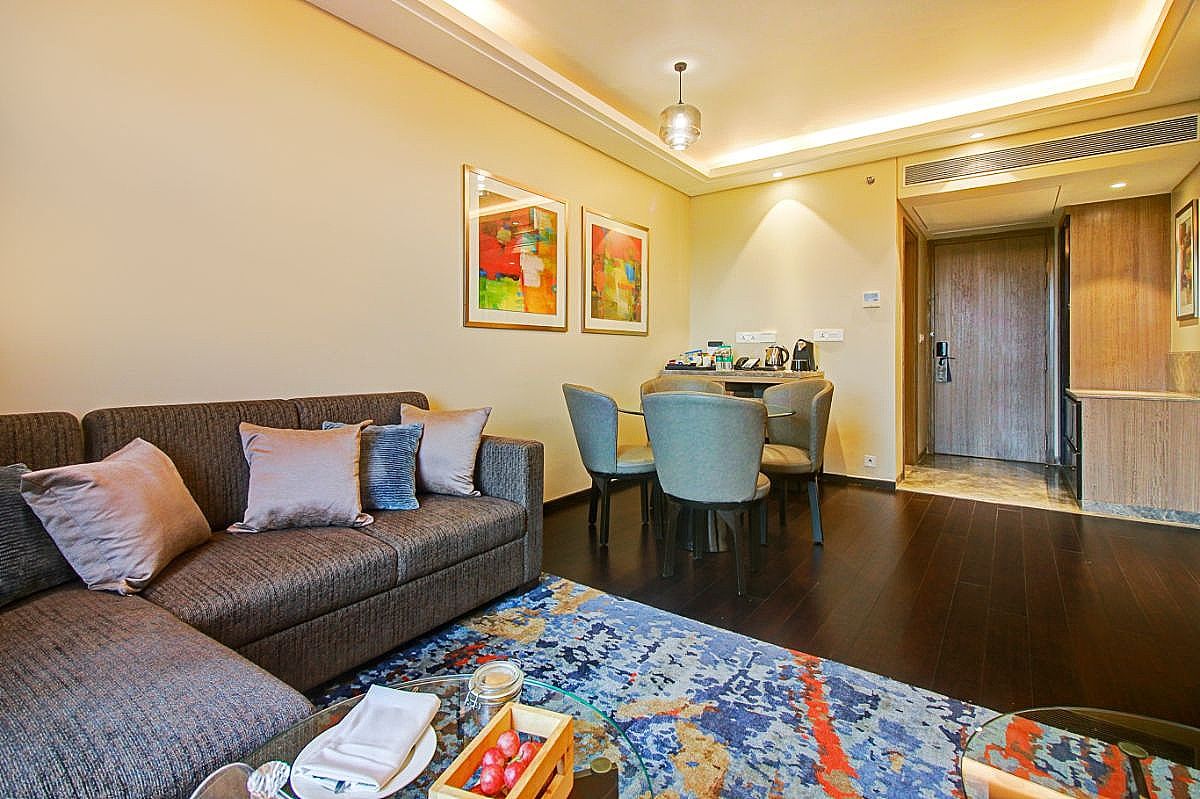 Radisson Mumbai Andheri MIDC Suite 20