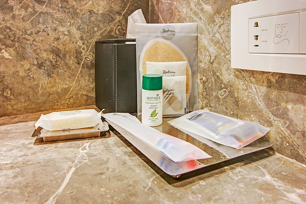 Radisson Mumbai Andheri MIDC Suite 17
