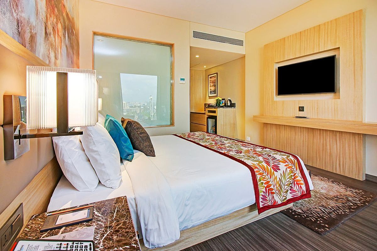 Radisson Mumbai Andheri MIDC Superior Room 3