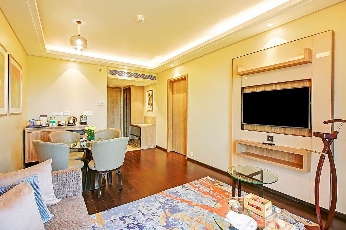 Radisson Mumbai Andheri MIDC Suite 26