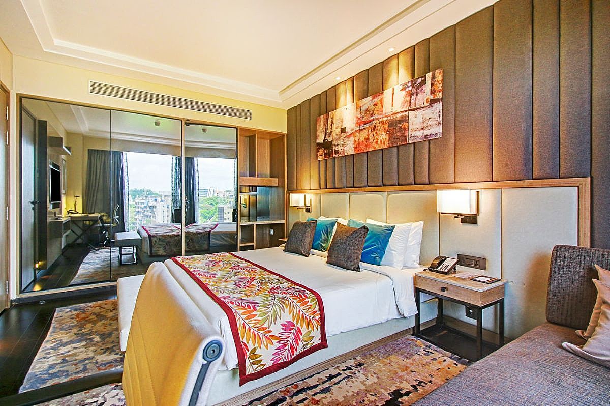 Radisson Mumbai Andheri MIDC Suite 11