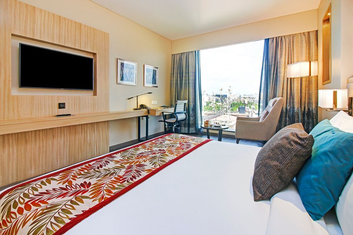 Radisson Mumbai Andheri MIDC Superior Room 10