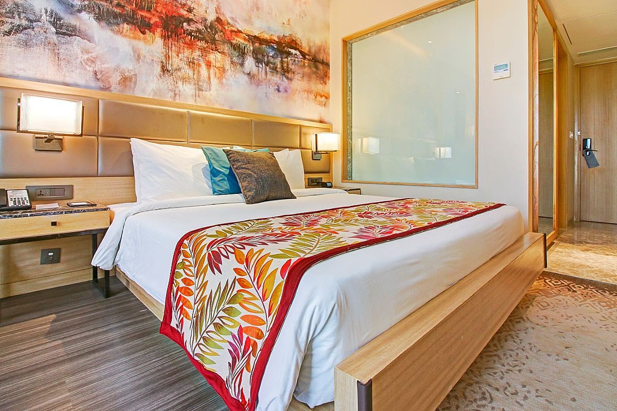 Radisson Mumbai Andheri MIDC Superior Room 11
