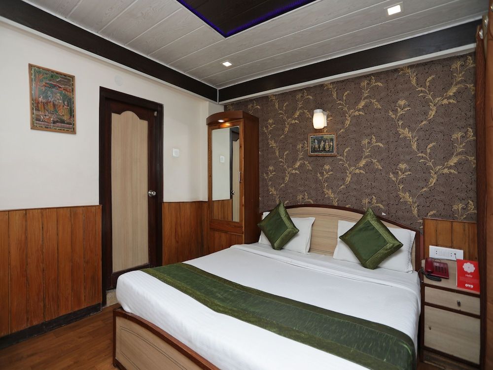 Vansh Regency Double or Twin Room 9