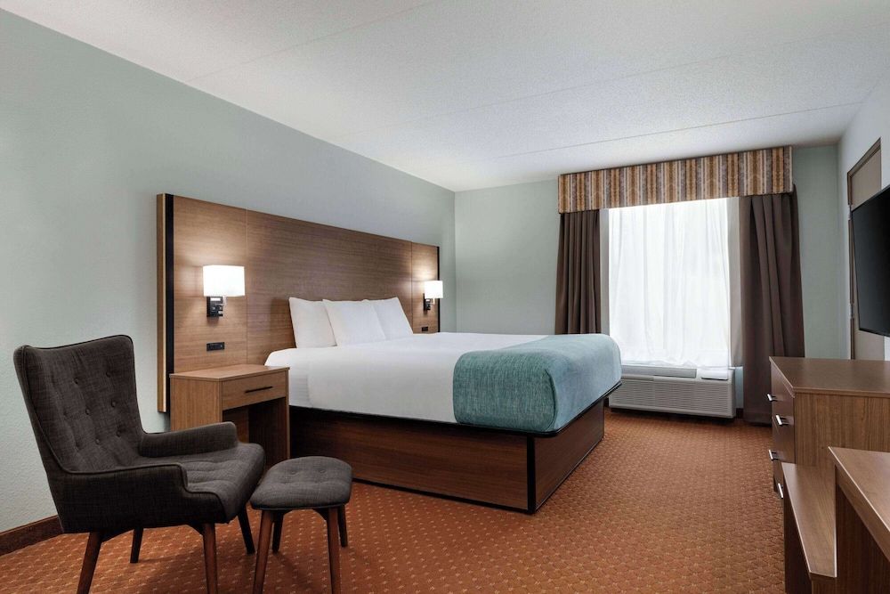 Standard Room, 1 King Bed, Accessible