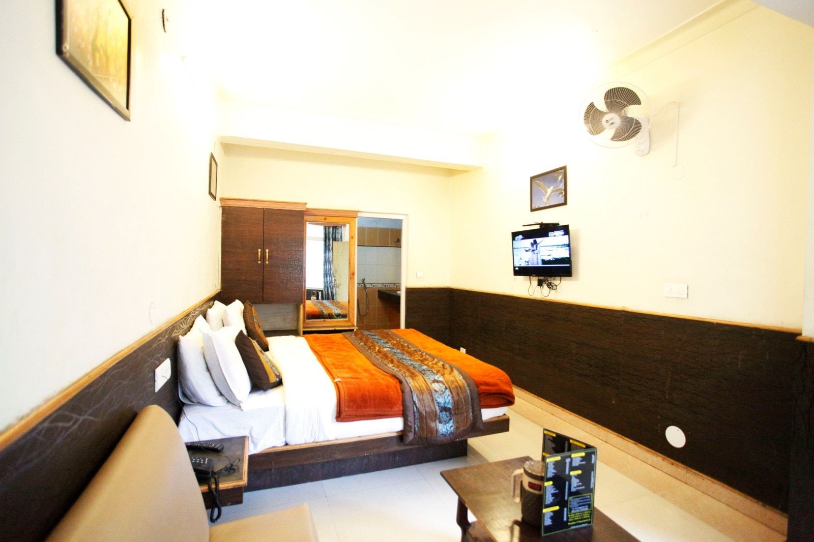 Hotel Aroma Nainital By Royal Collection Hotels Deluxe Room 4