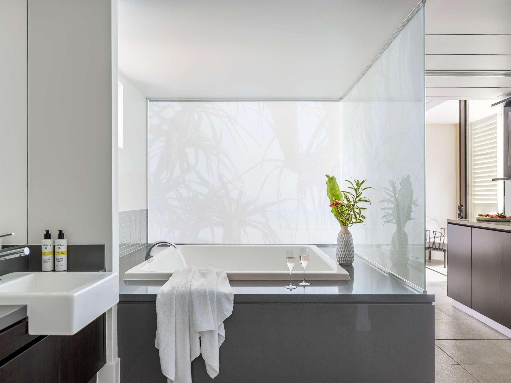 Studio Spa Room