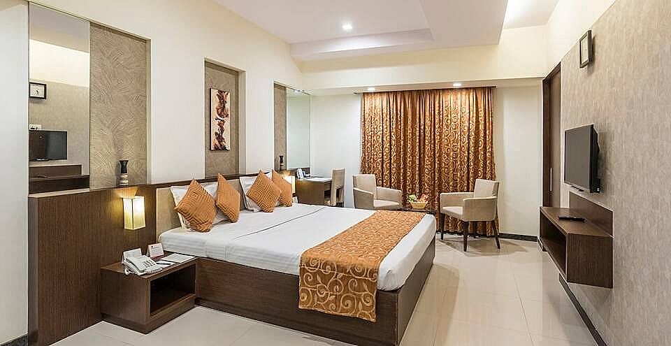 GCC Hotel And Club Deluxe Room Twin Bed