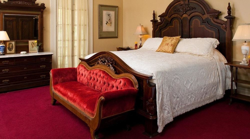 Devereaux Shields House Gallery Suite- 1893 Main House