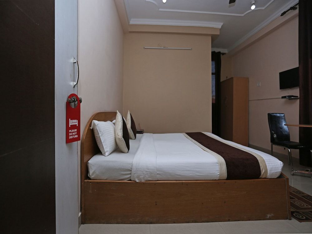 OYO 10216 Hotel UK Retreat Double or Twin Room 5