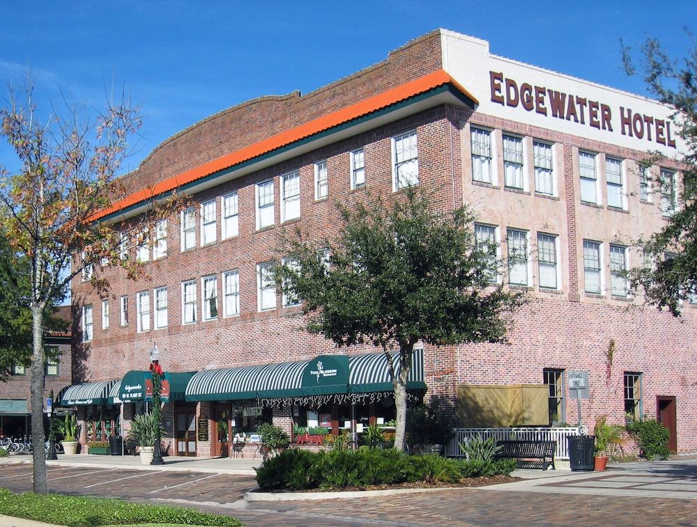 undefined Edgewater Hotel 6