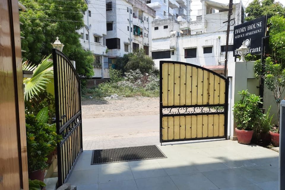 undefined Treebo Ivory House 7