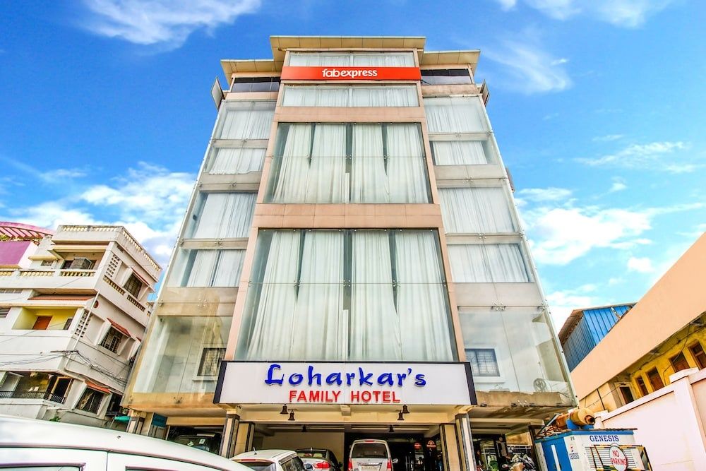 undefined FabHotel Loharkar 54 - Near Platinum Hospital Sitabuldi