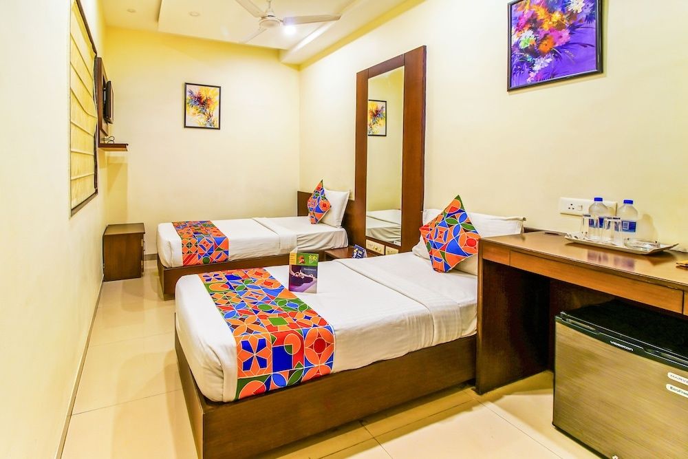 undefined FabHotel Loharkar 54 - Near Platinum Hospital Sitabuldi 3