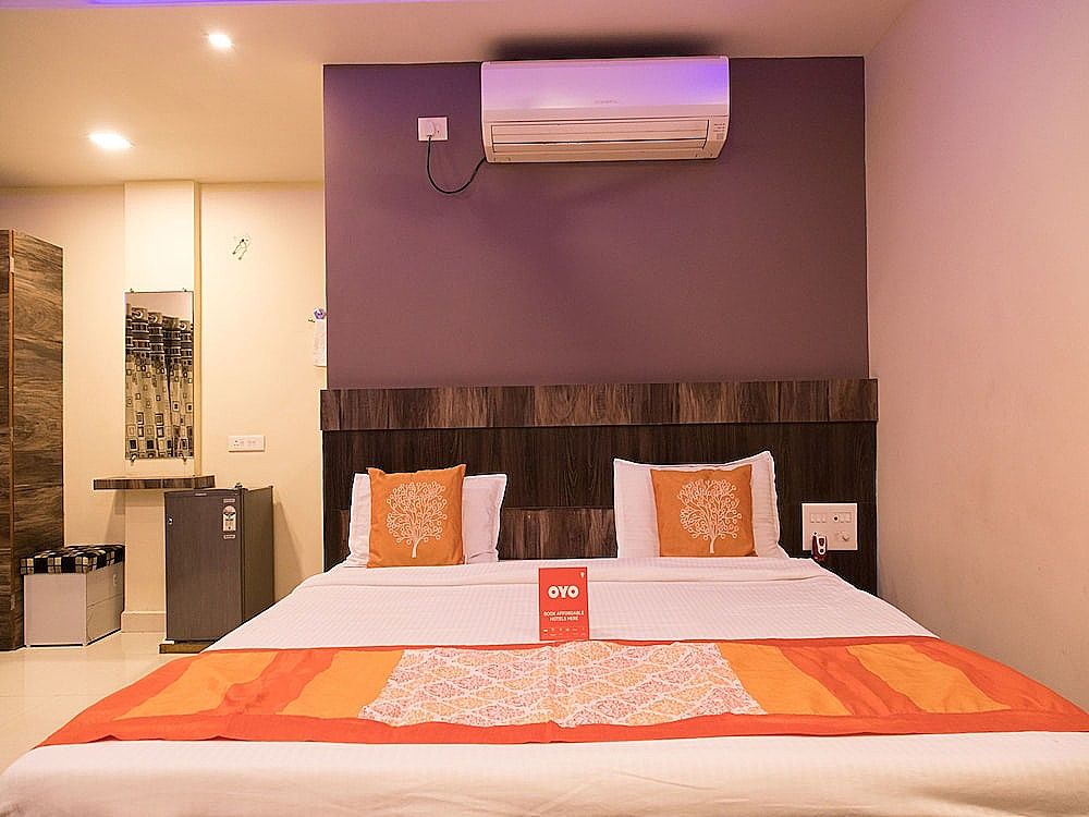 OYO 10365 Hotel RR Double or Twin Room 2