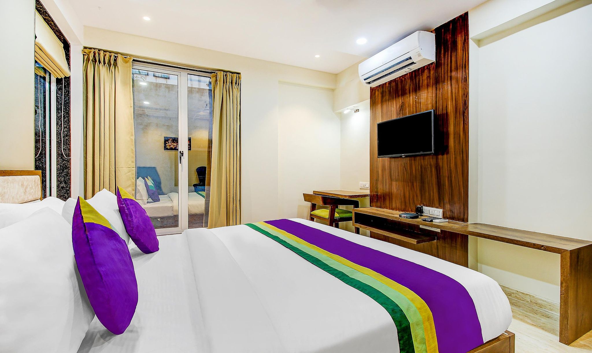 Treebo Premium The Pavilion, Railway Station Standard Double Room 3