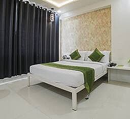 Itsy Hotels Le Clover Standard Double Room 5