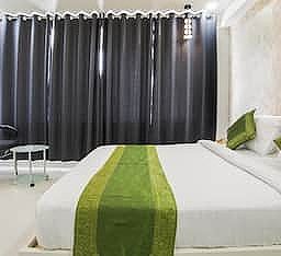 Itsy Hotels Le Clover Standard Double Room 6