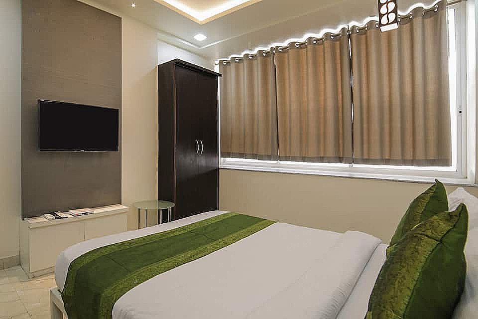 Itsy Hotels Le Clover Standard Double Room 4